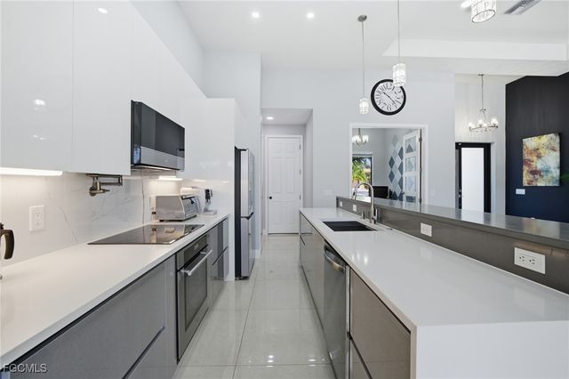 1308 SW 31st TER, Cape Coral, FL 33914