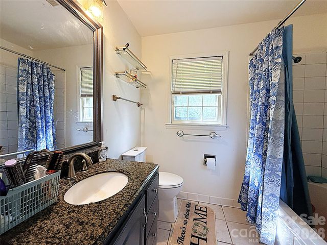 6824 Marlbrook Drive, Charlotte, NC 28212