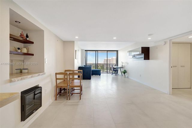 3675 N Country Club Dr 2310, Aventura, FL 33180