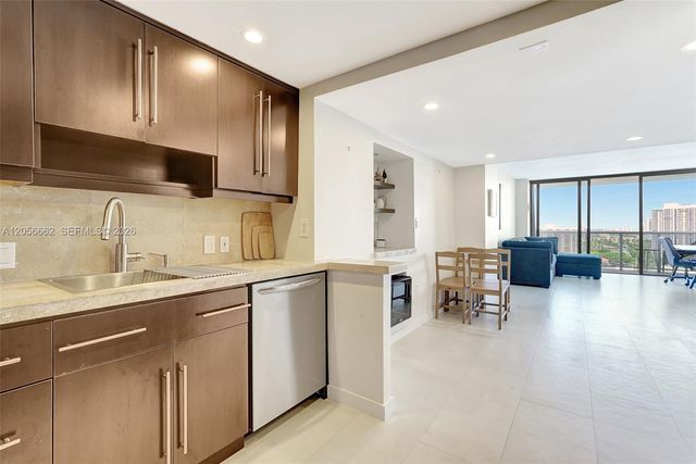 3675 N Country Club Dr 2310, Aventura, FL 33180