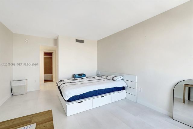 3675 N Country Club Dr 2310, Aventura, FL 33180