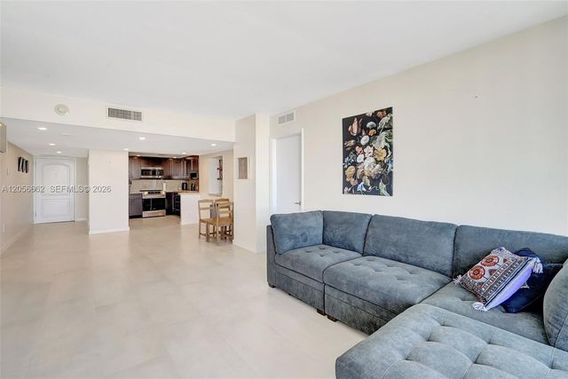 3675 N Country Club Dr 2310, Aventura, FL 33180