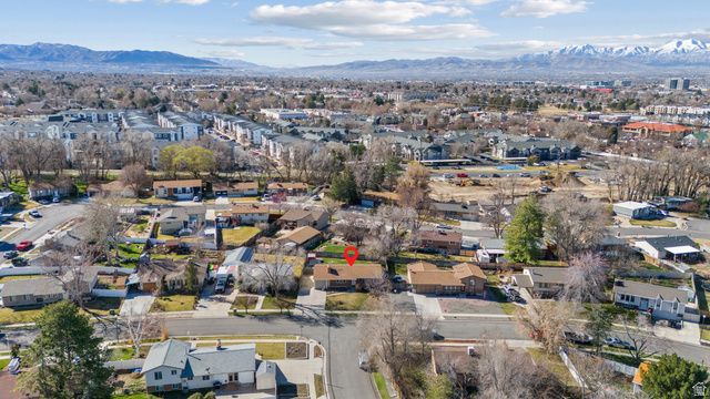 876 E CHARIOT DR, Sandy, UT 84094