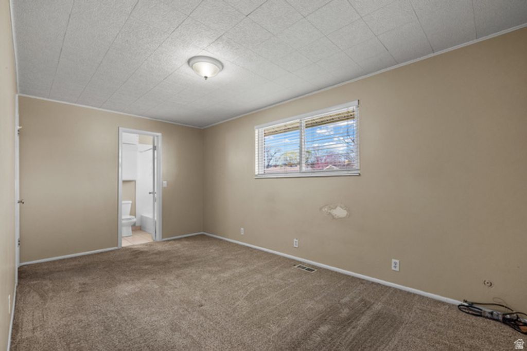 Image 13 of property listing at 876 E CHARIOT DR, Sandy, UT 84094