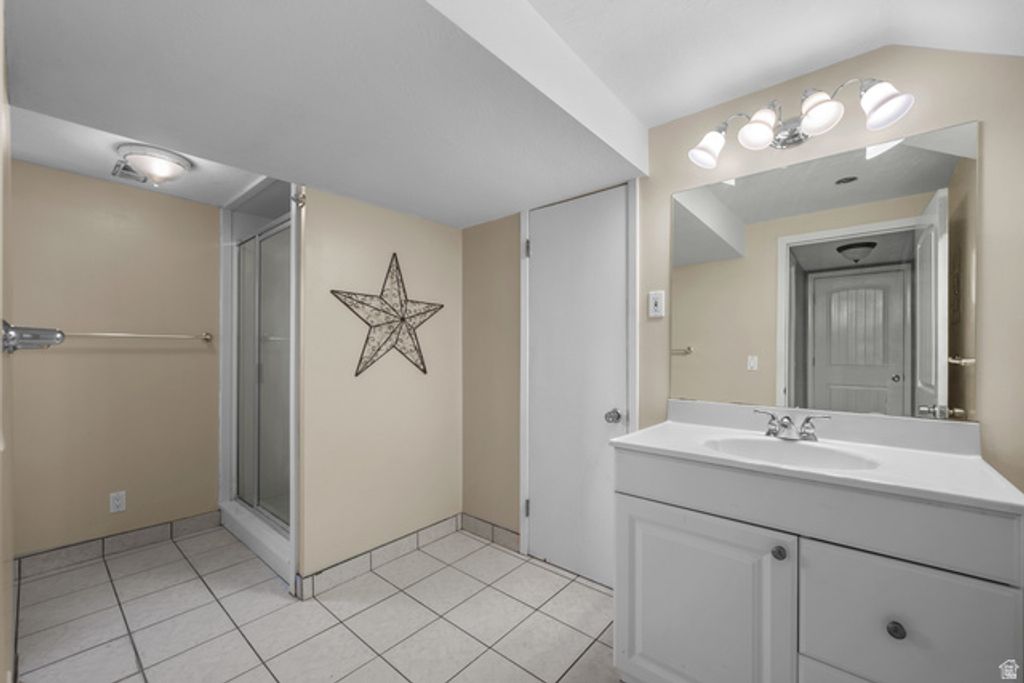 Image 22 of property listing at 876 E CHARIOT DR, Sandy, UT 84094