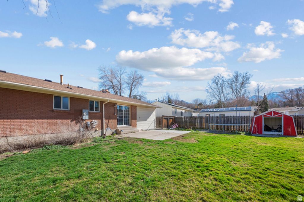 Image 25 of property listing at 876 E CHARIOT DR, Sandy, UT 84094