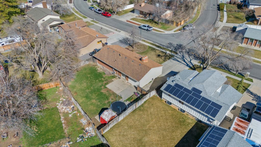 Image 27 of property listing at 876 E CHARIOT DR, Sandy, UT 84094