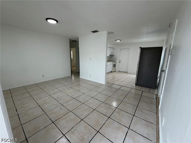 5413-5427 3rd AVE 5421, Fort Myers, FL 33907