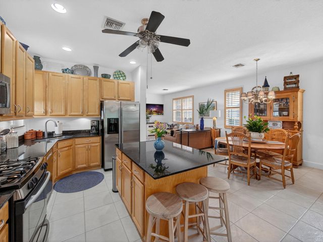 631 Moondancer Court, Palm Beach Gardens, FL 33410