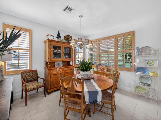 631 Moondancer Court, Palm Beach Gardens, FL 33410