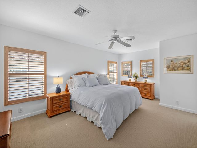 631 Moondancer Court, Palm Beach Gardens, FL 33410