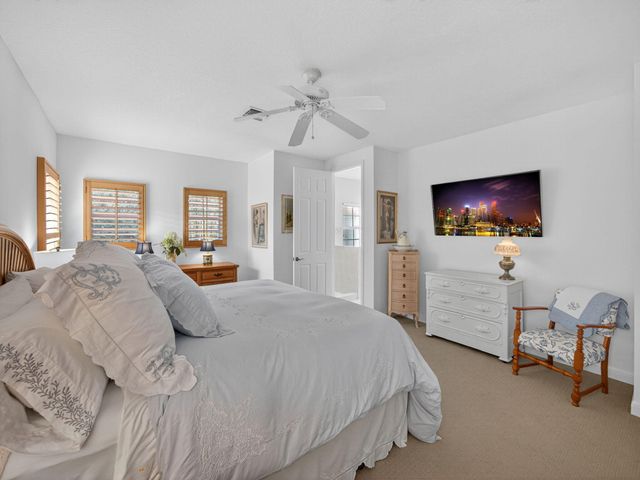 631 Moondancer Court, Palm Beach Gardens, FL 33410