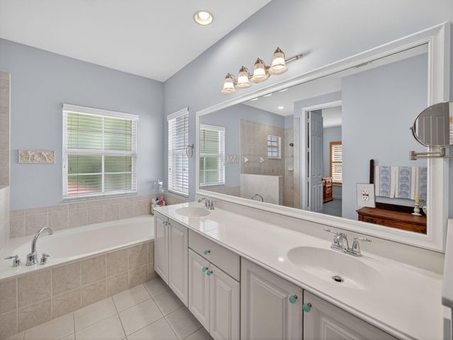 631 Moondancer Court, Palm Beach Gardens, FL 33410