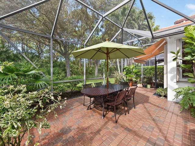 631 Moondancer Court, Palm Beach Gardens, FL 33410