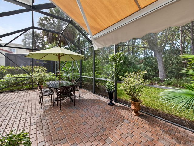 631 Moondancer Court, Palm Beach Gardens, FL 33410