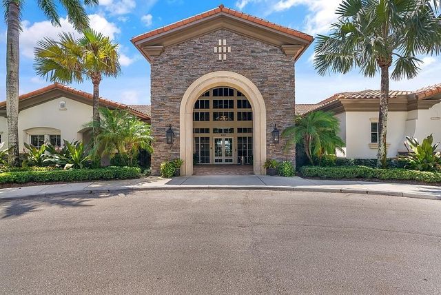 631 Moondancer Court, Palm Beach Gardens, FL 33410