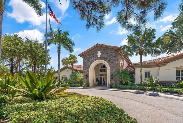 631 Moondancer Court, Palm Beach Gardens, FL 33410