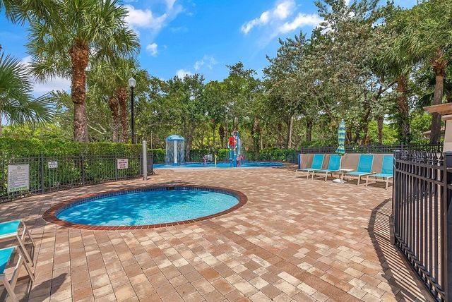 631 Moondancer Court, Palm Beach Gardens, FL 33410