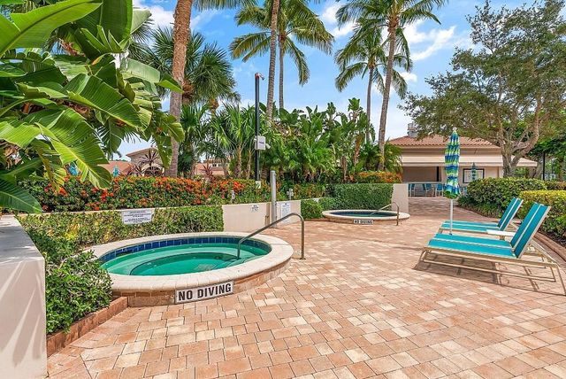 631 Moondancer Court, Palm Beach Gardens, FL 33410