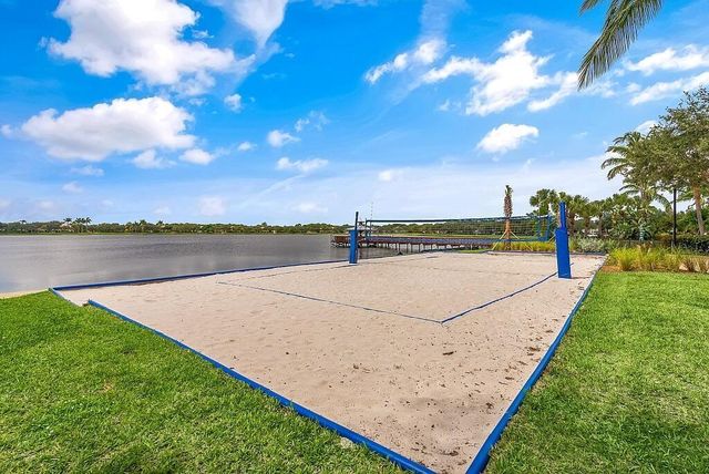 631 Moondancer Court, Palm Beach Gardens, FL 33410