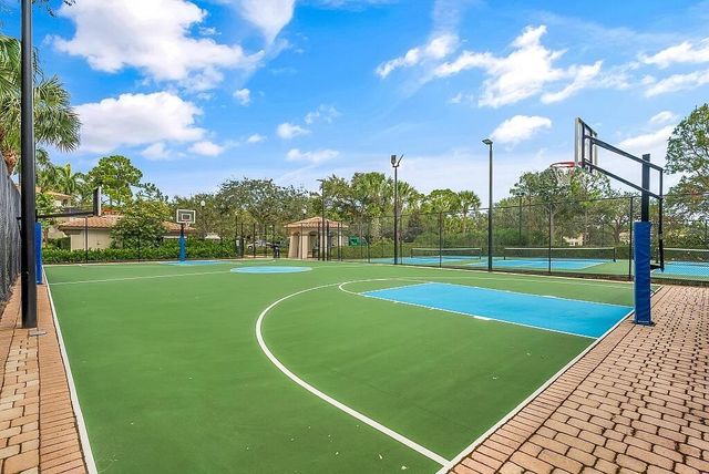 631 Moondancer Court, Palm Beach Gardens, FL 33410