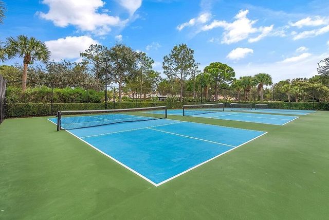 631 Moondancer Court, Palm Beach Gardens, FL 33410