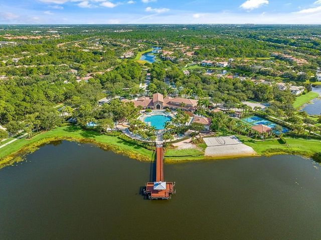 631 Moondancer Court, Palm Beach Gardens, FL 33410