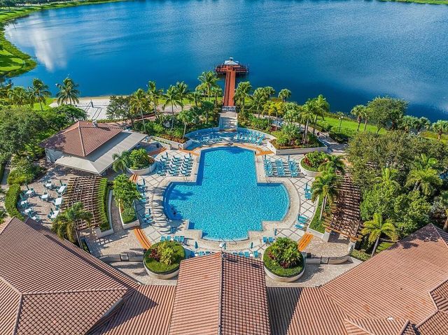 631 Moondancer Court, Palm Beach Gardens, FL 33410