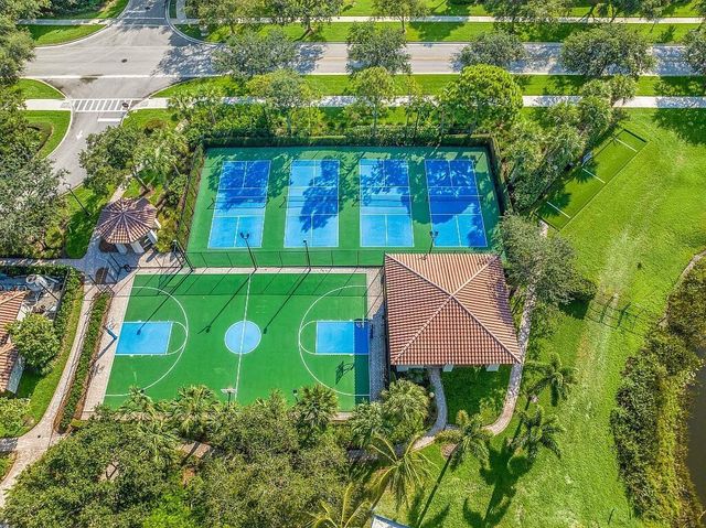 631 Moondancer Court, Palm Beach Gardens, FL 33410