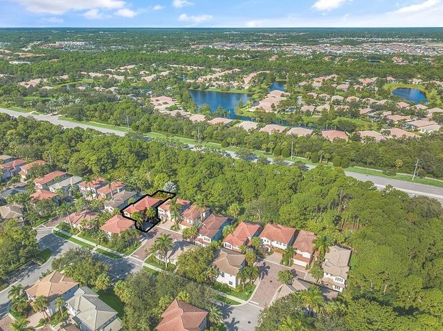 631 Moondancer Court, Palm Beach Gardens, FL 33410