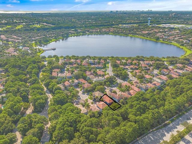 631 Moondancer Court, Palm Beach Gardens, FL 33410