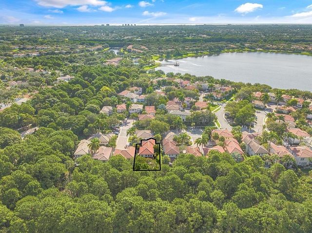 631 Moondancer Court, Palm Beach Gardens, FL 33410