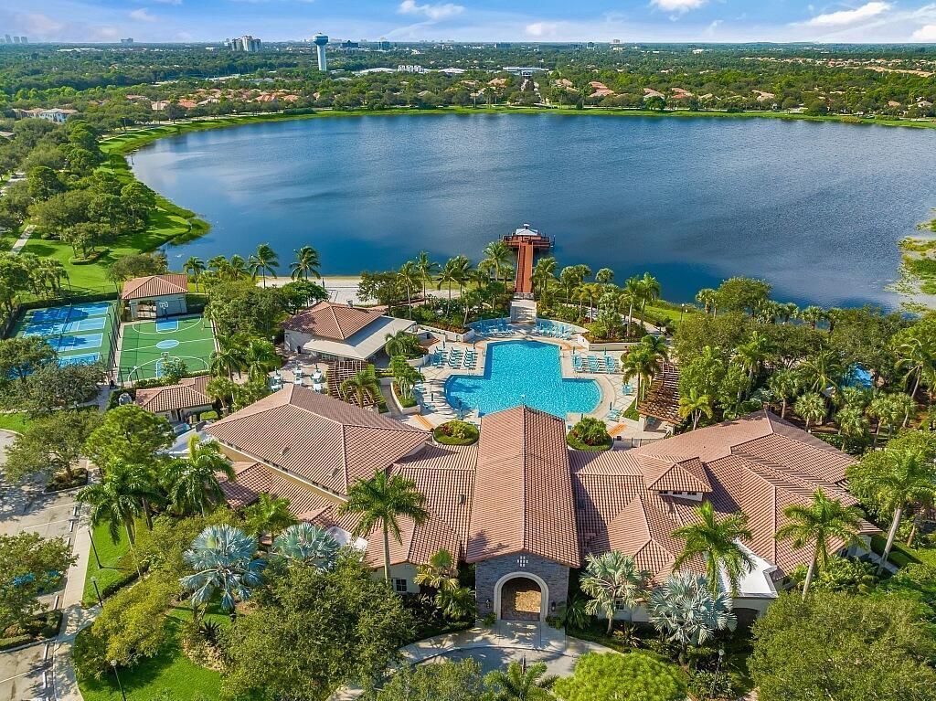 631 Moondancer Court, Palm Beach Gardens, FL 33410