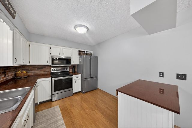 3770 Manorwoods Drive NW, Rochester, MN 55901