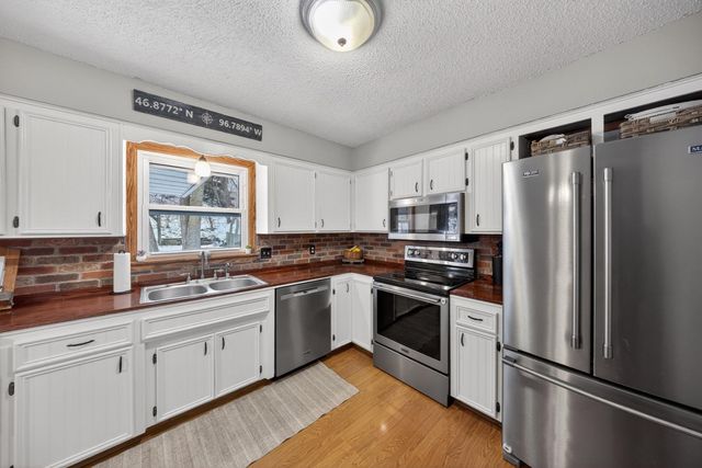 3770 Manorwoods Drive NW, Rochester, MN 55901