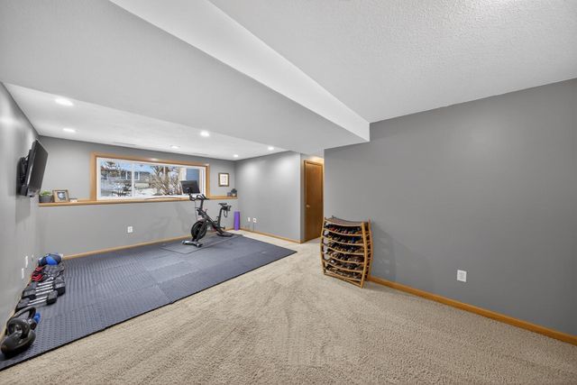 3770 Manorwoods Drive NW, Rochester, MN 55901