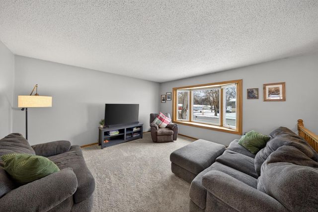 3770 Manorwoods Drive NW, Rochester, MN 55901