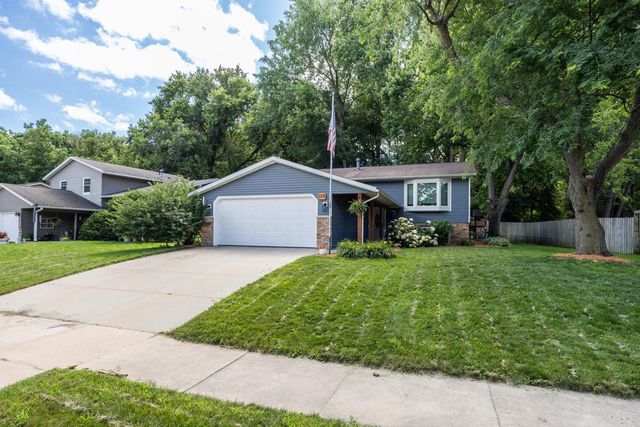 3770 Manorwoods Drive NW, Rochester, MN 55901
