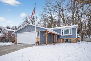 3770 Manorwoods Drive NW, Rochester, MN 55901
