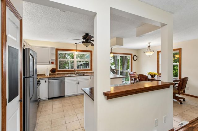 5281 Shore Trail NE, Prior Lake, MN 55372