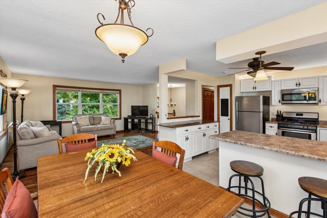 5281 Shore Trail NE, Prior Lake, MN 55372