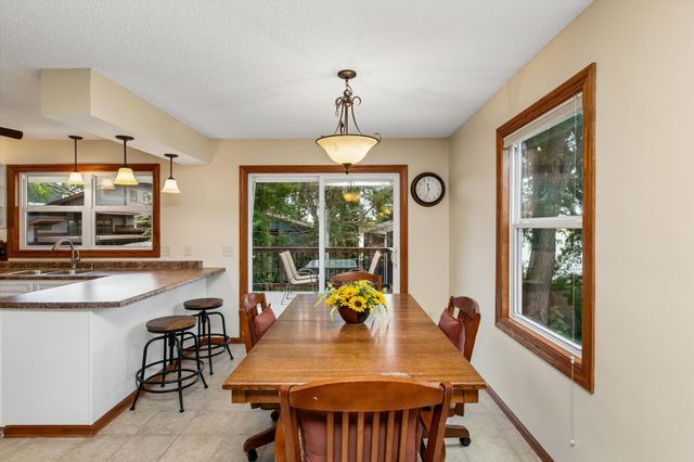 5281 Shore Trail NE, Prior Lake, MN 55372