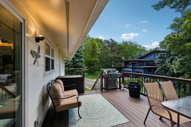 5281 Shore Trail NE, Prior Lake, MN 55372