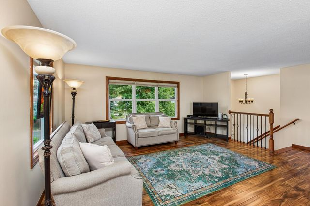 5281 Shore Trail NE, Prior Lake, MN 55372