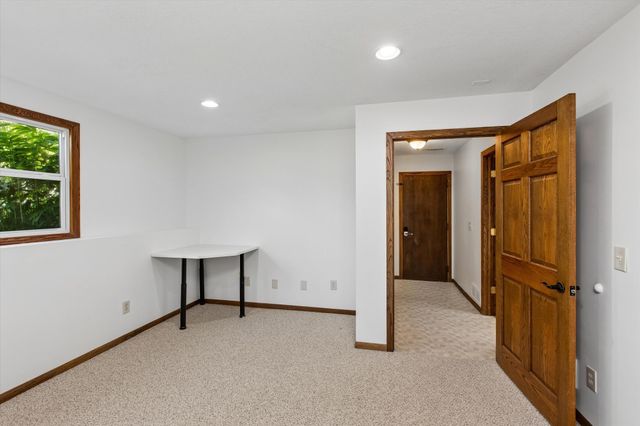 5281 Shore Trail NE, Prior Lake, MN 55372