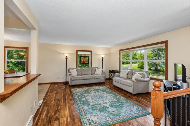 5281 Shore Trail NE, Prior Lake, MN 55372