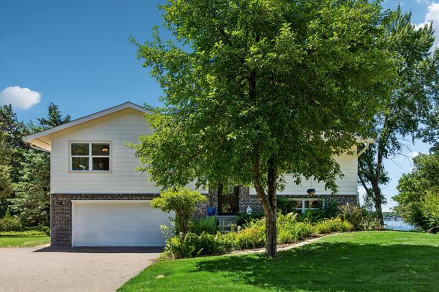 5281 Shore Trail NE, Prior Lake, MN 55372