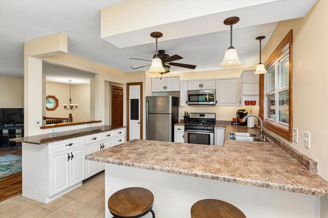 5281 Shore Trail NE, Prior Lake, MN 55372