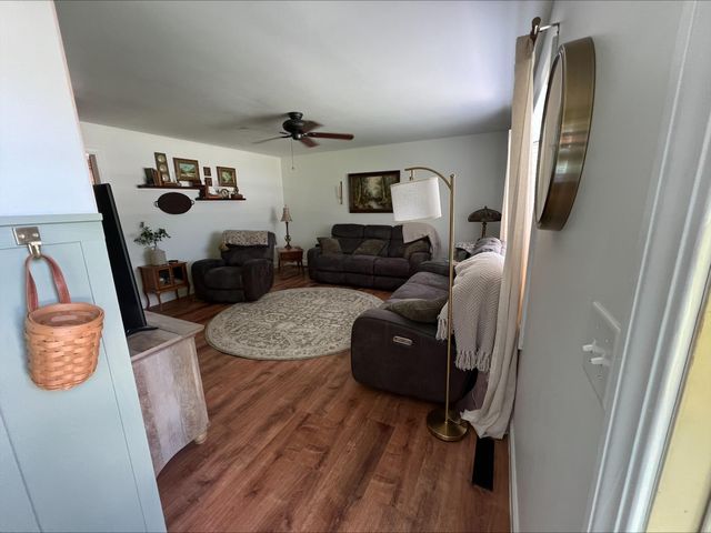 102 Beech Court, Hebron, IN 46341