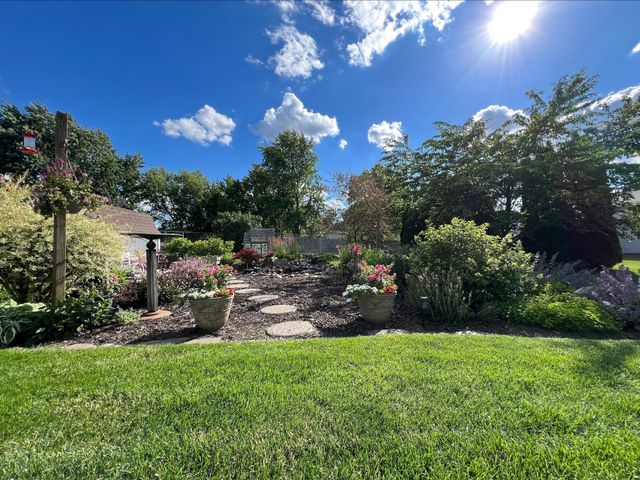 102 Beech Court, Hebron, IN 46341